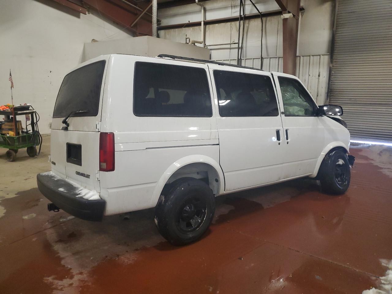 2002 Chevrolet Astro VIN 1GNEL19X92B142946 Copart auction photo, rollover damage thumbnail 3