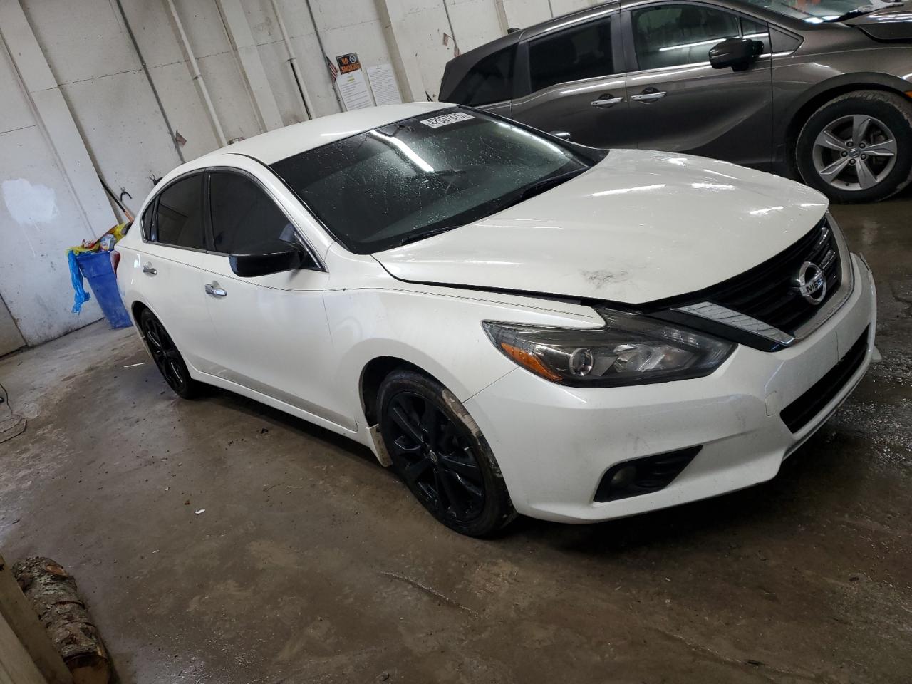 2017 Nissan Altima VIN 1N4AL3AP5HC470470 Copart auction photo, front end / minor dent/scratches damage thumbnail 4