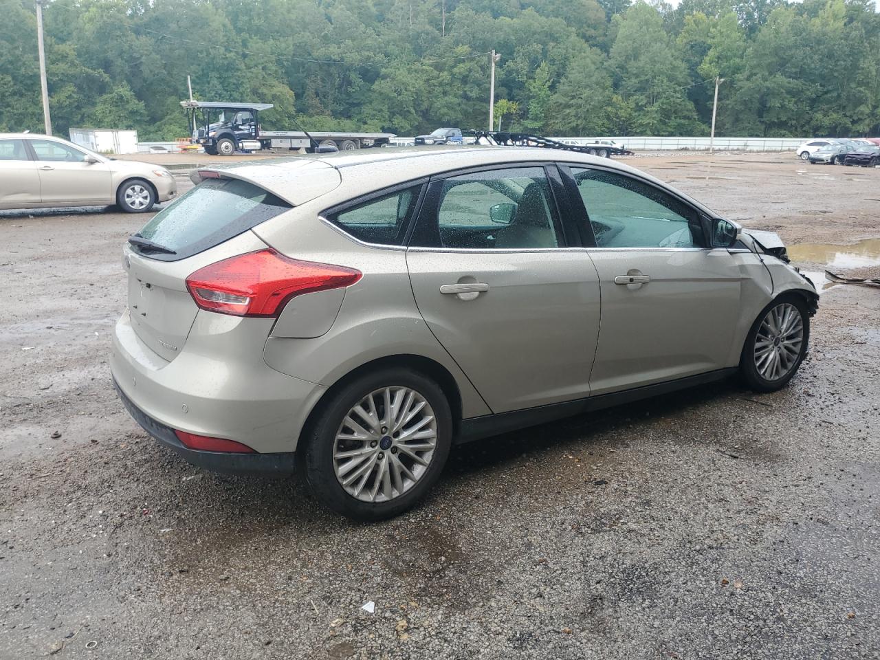 2016 Ford Focus VIN 1FADP3N26GL299226 Copart auction photo, front end damage thumbnail 3
