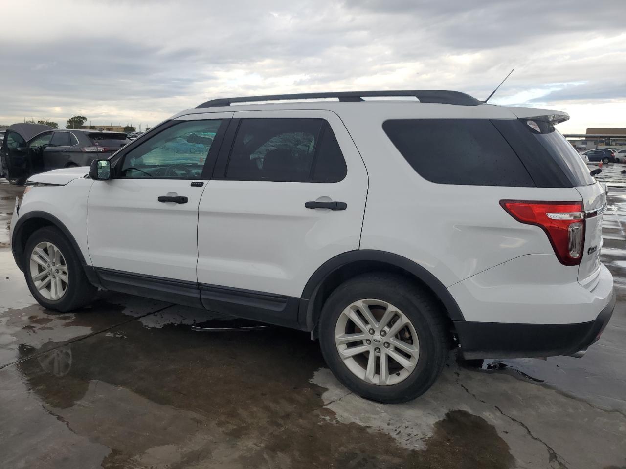 2015 Ford Explorer VIN 1FM5K7B82FGB89015 Copart auction photo, front end / rear end damage thumbnail 2