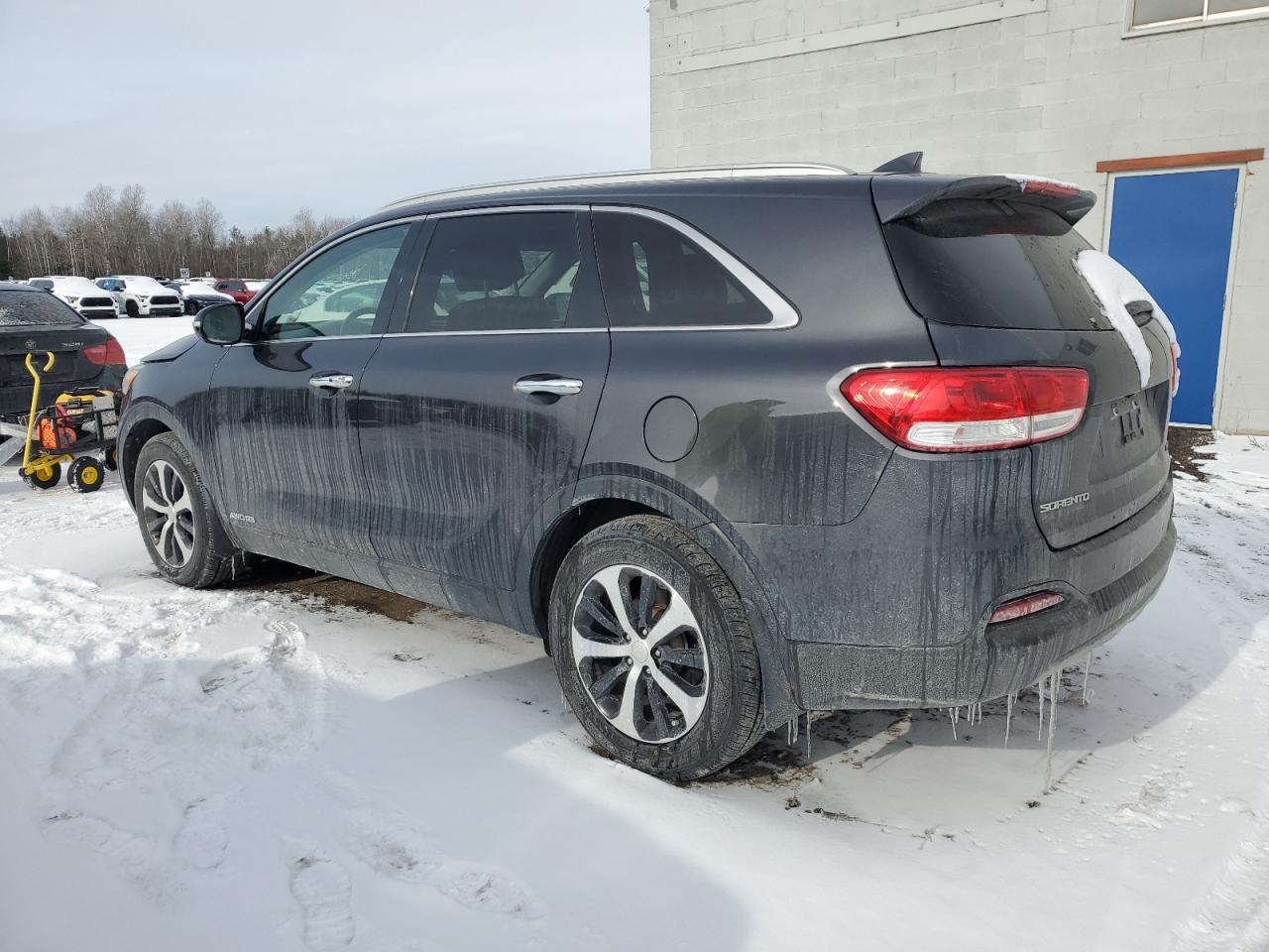 2017 KIA Sorento VIN 5XYPHDA52HG297884 Copart auction photo, front end damage thumbnail 2