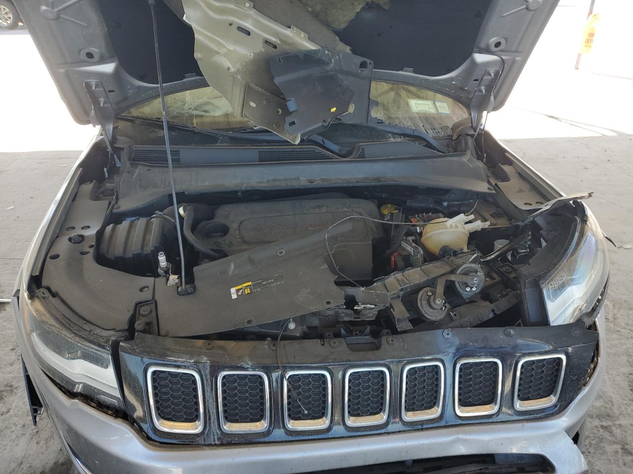 2017 Jeep Compass VIN 3C4NJDCB2HT641530 Copart auction photo, front end / minor dent/scratches damage thumbnail 12