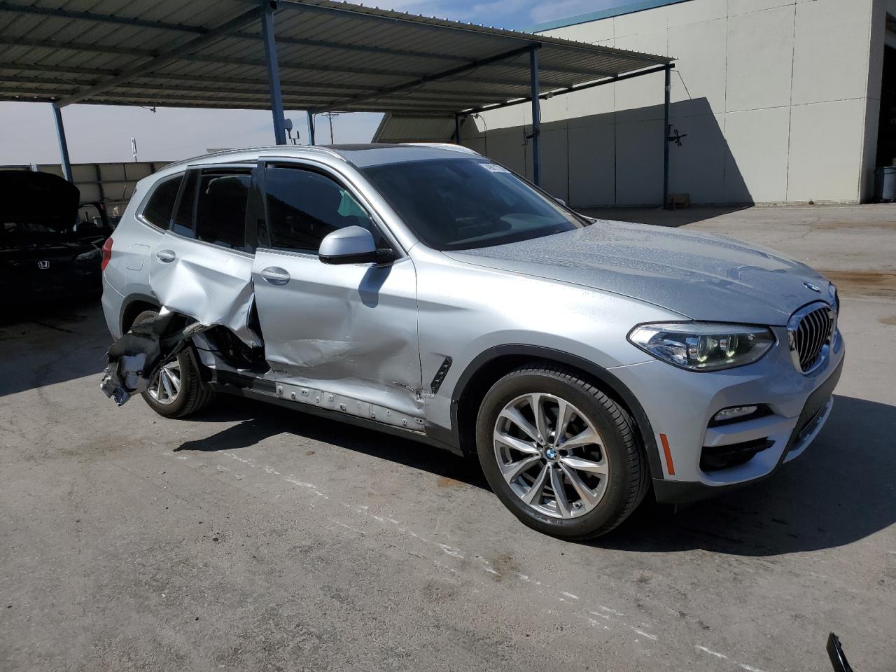 2018 BMW X3 VIN 5UXTR9C51JLD66677 Copart auction photo, side / front end damage thumbnail 4