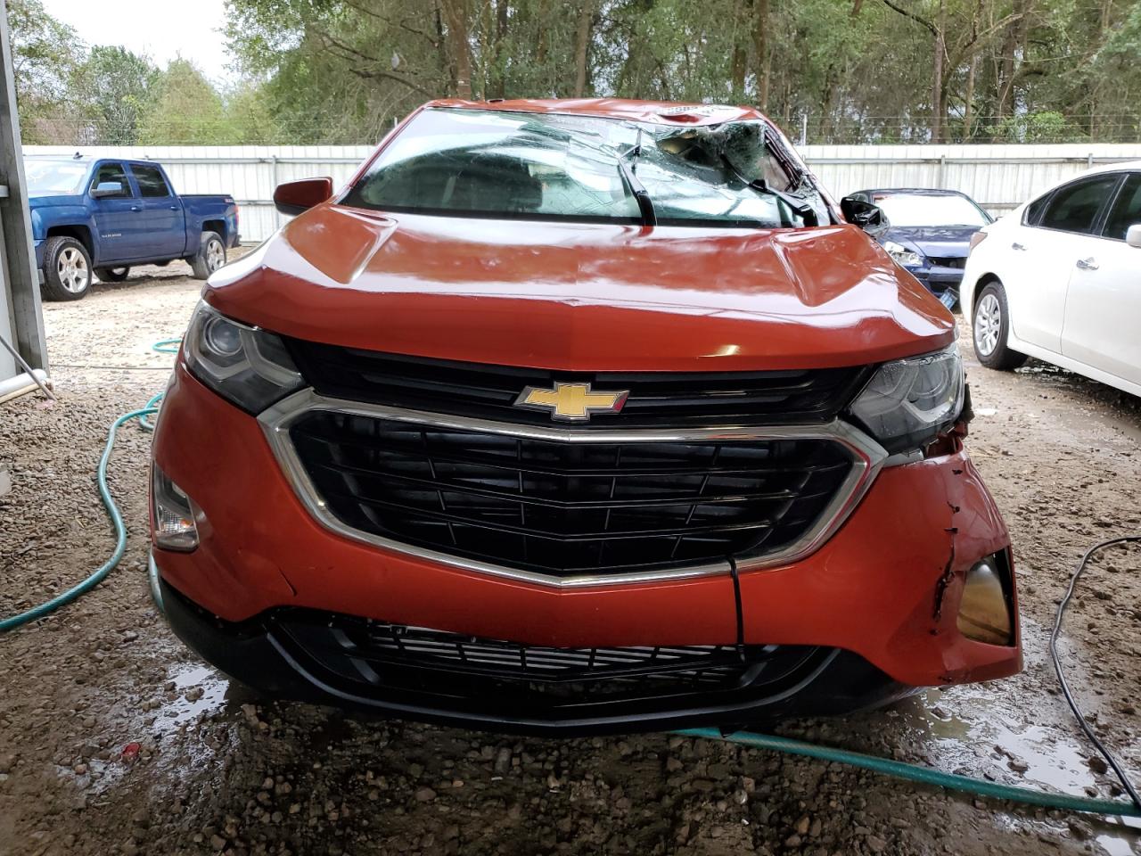 2020 Chevrolet Equinox VIN 2GNAXKEV4L6258864 Copart auction photo, side / front end damage thumbnail 5