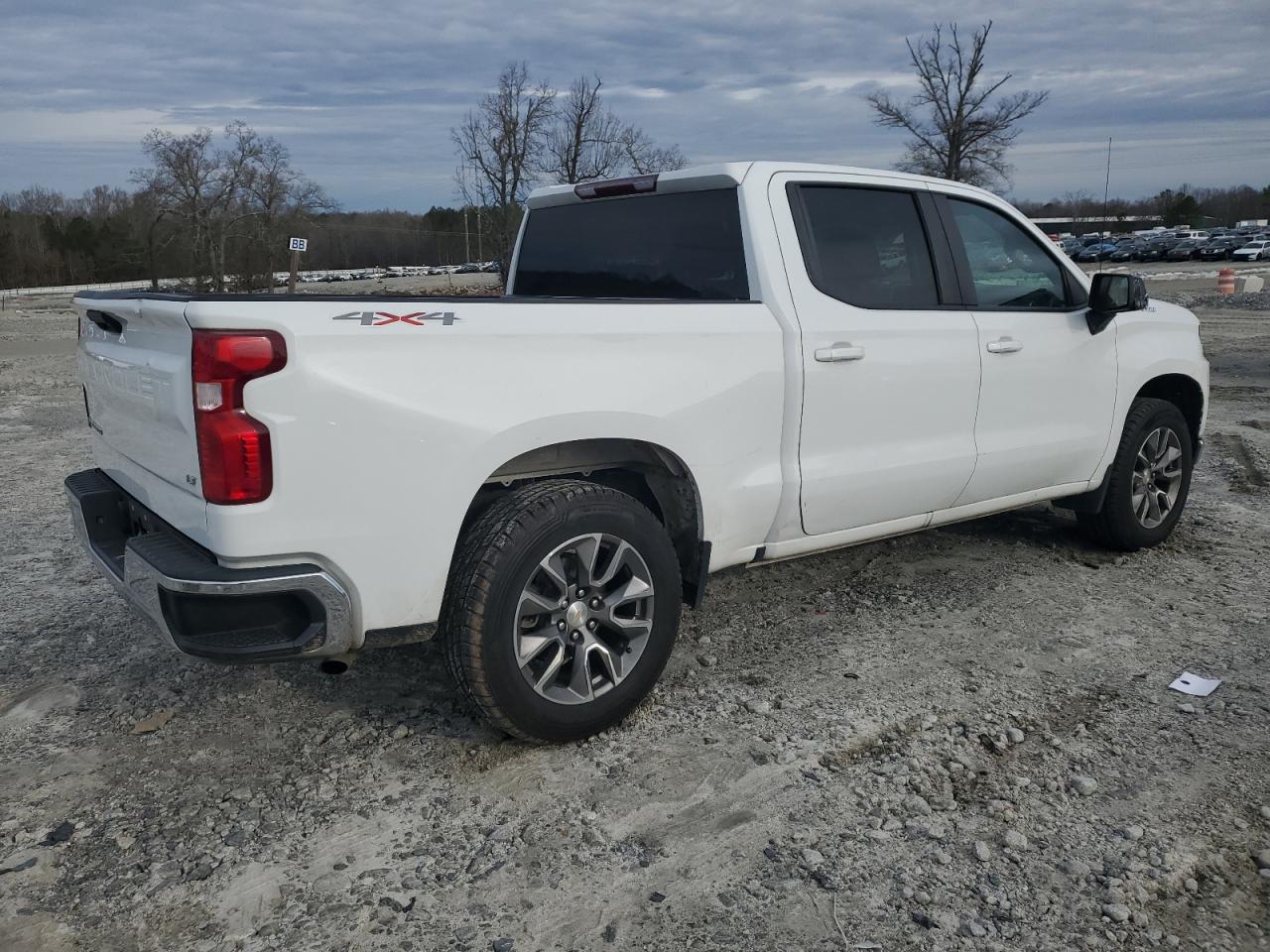 2020 Chevrolet Silverado VIN 1GCUYDEDXLZ152249 Copart auction photo, front end / side damage thumbnail 3