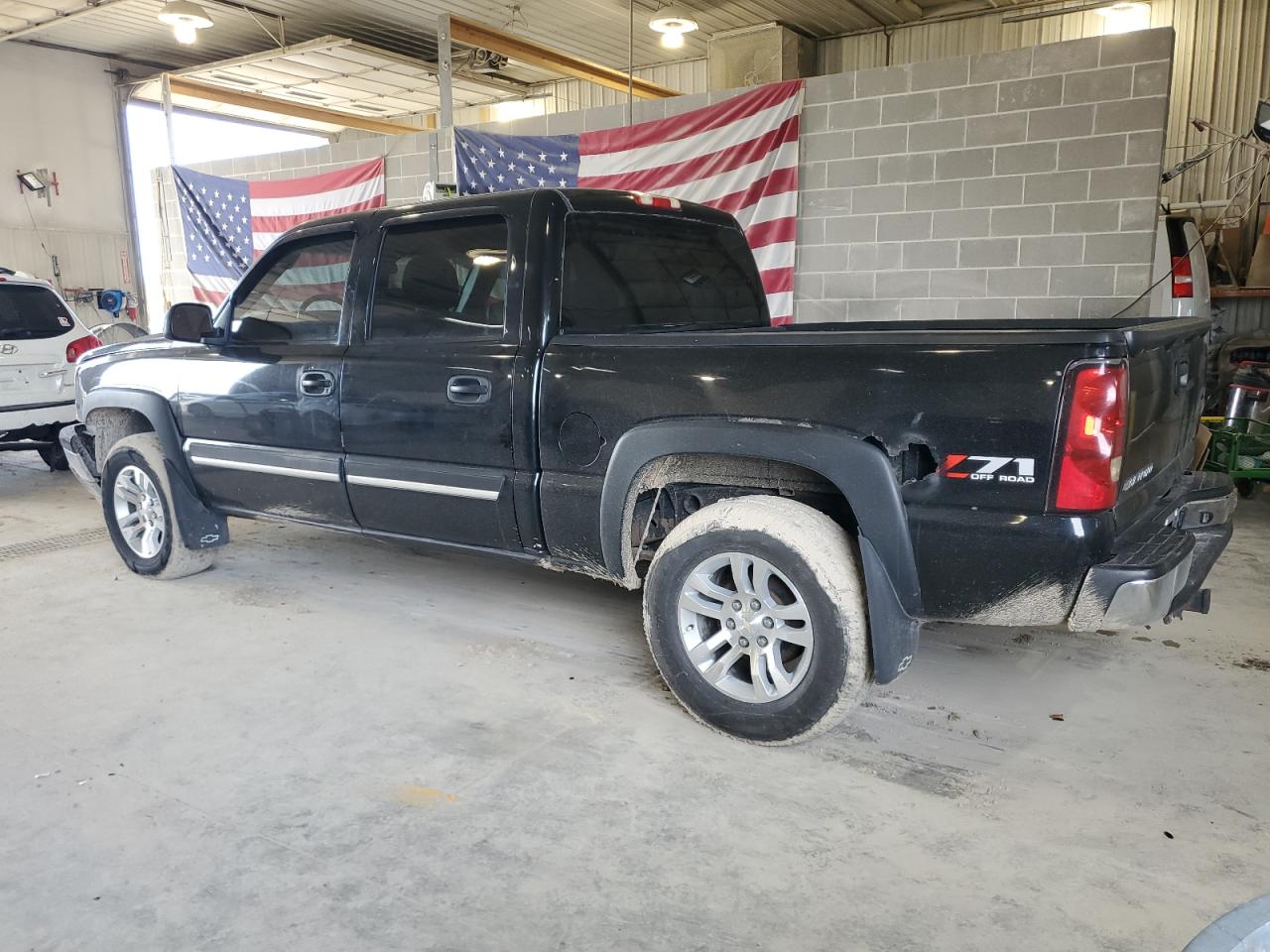 2006 Chevrolet Silverado VIN 2GCEK13Z661260089 Copart auction photo, front end damage thumbnail 2