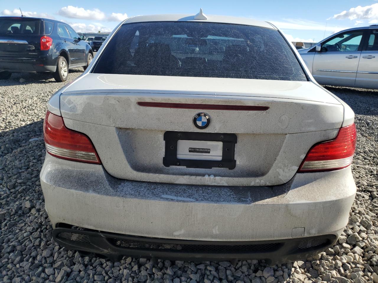2011 BMW 1er VIN WBAUC9C55BVM10316 Copart auction photo, undercarriage / minor dent/scratches damage thumbnail 6