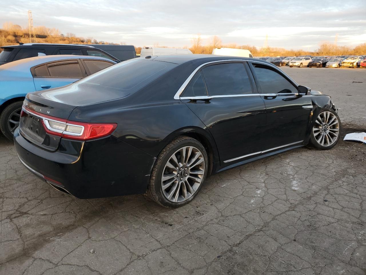 2017 Lincoln Continental VIN 1LN6L9RP2H5602530 Copart auction photo, front end / side damage thumbnail 3