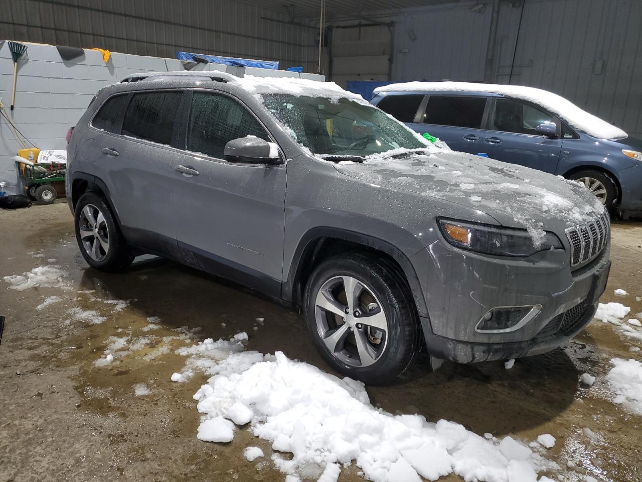 2021 Jeep Grand Cherokee VIN 1C4PJMDX6MD225046 Copart auction photo, side / front end damage thumbnail 4
