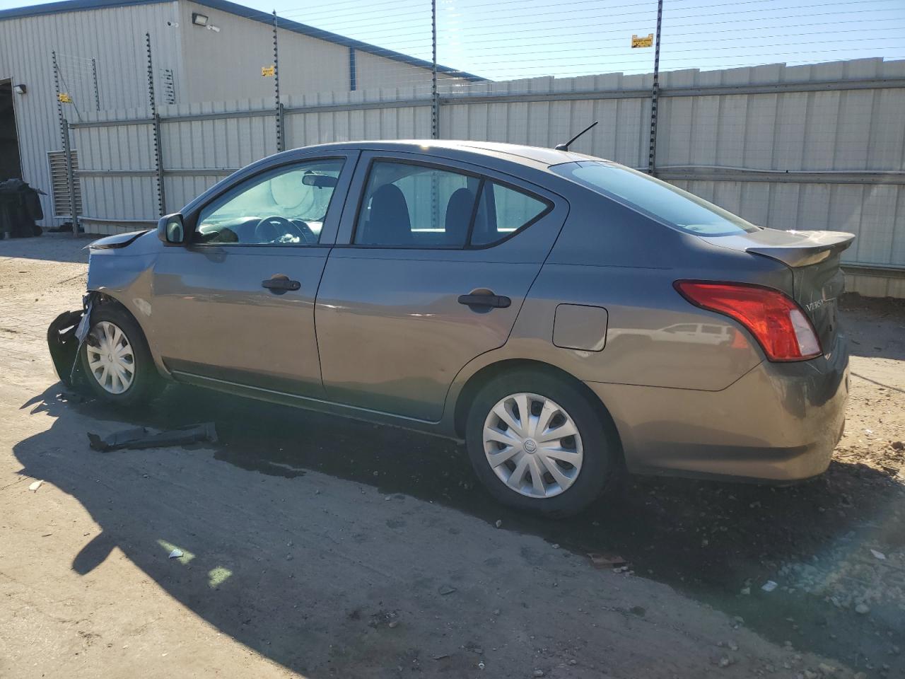 2015 Nissan Versa VIN 3N1CN7AP8FL931864 Copart auction photo, front end damage thumbnail 2