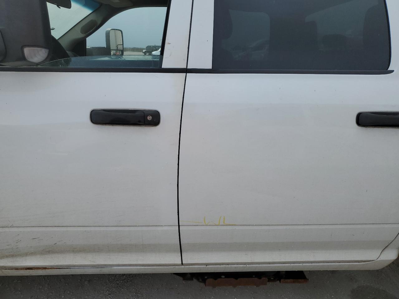 2015 RAM 3500 VIN 3C7WRTCL8FG526472 Copart auction photo, water/flood damage thumbnail 12
