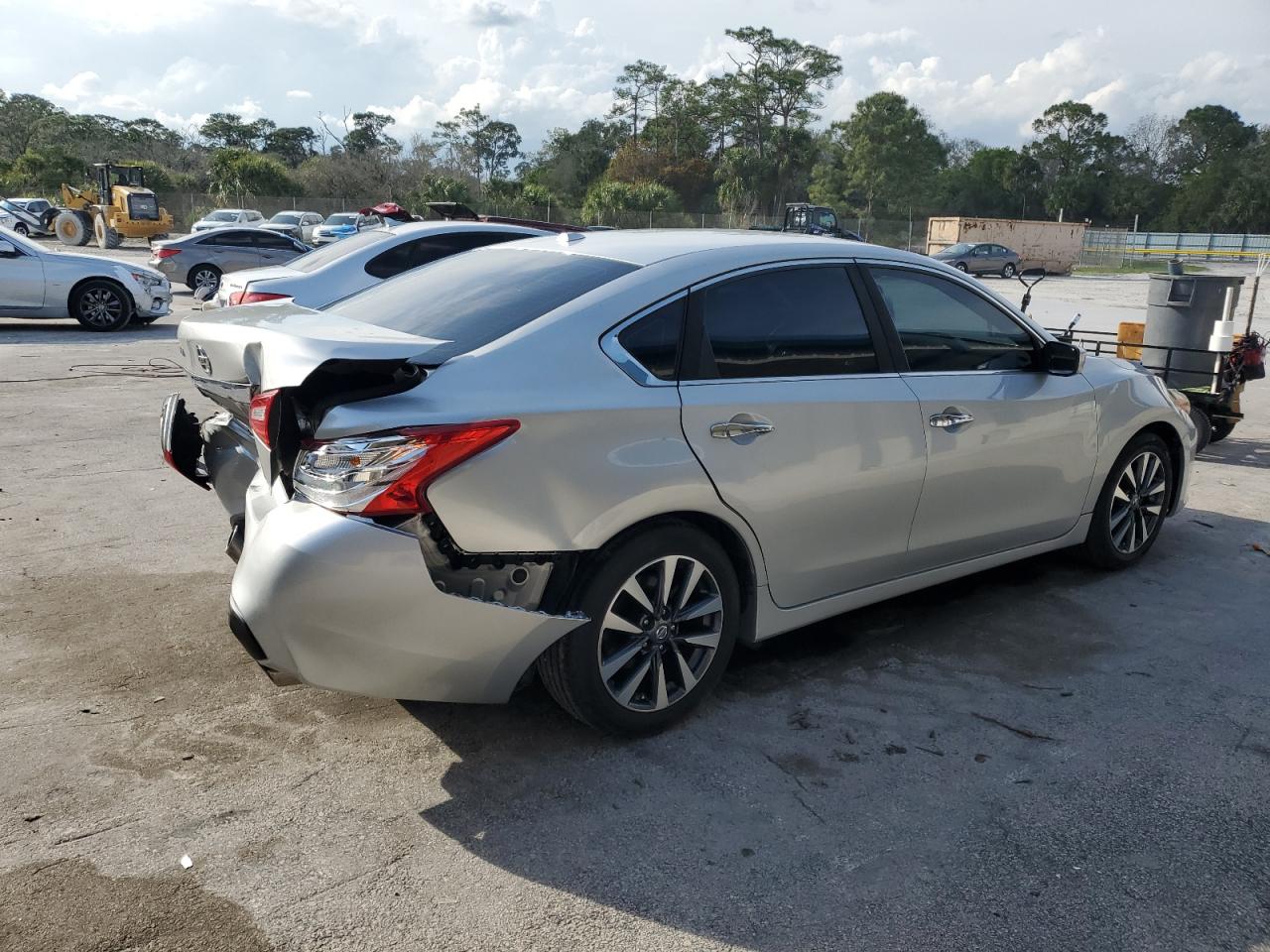 2017 Nissan Altima VIN 1N4AL3AP9HC139942 Copart auction photo, rear end / minor dent/scratches damage thumbnail 3