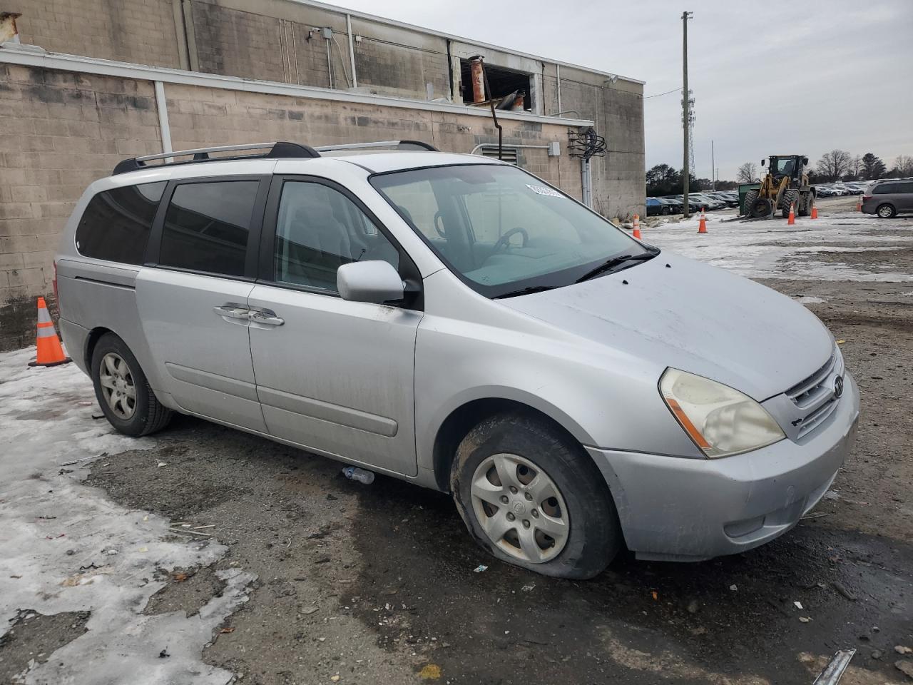 2008 KIA Sedona VIN KNDMB233886223523 Copart auction photo, vandalism / side damage thumbnail 4
