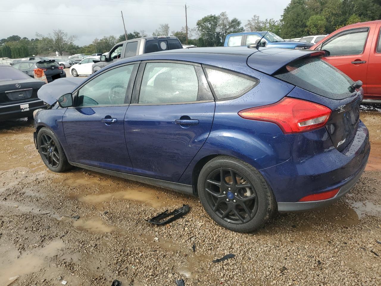 2016 Ford Focus VIN 1FADP3K28GL325782 Copart auction photo, front end / minor dent/scratches damage thumbnail 2