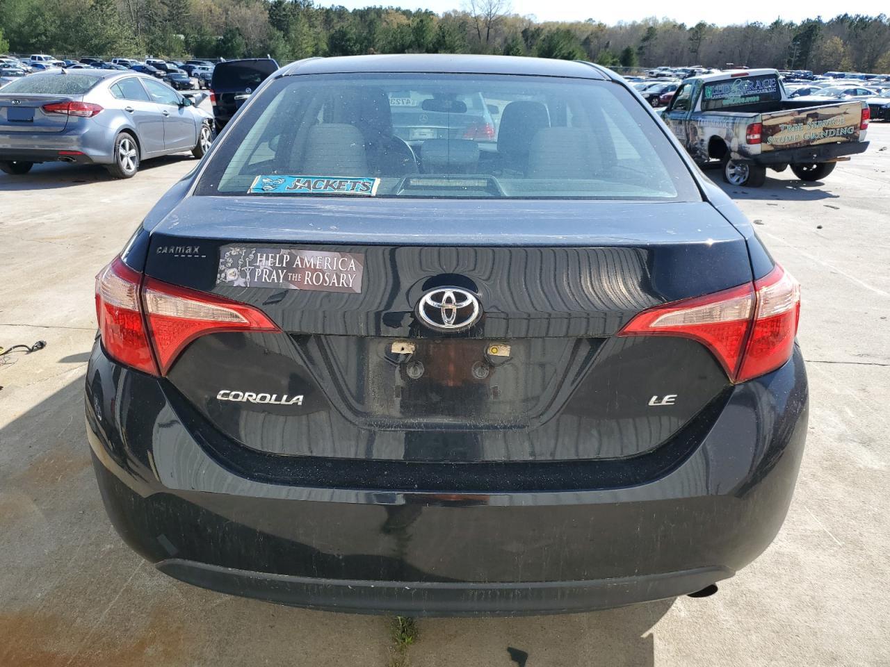 2018 Toyota Corolla VIN 5YFBURHE0JP798492 Copart auction photo, side damage thumbnail 6