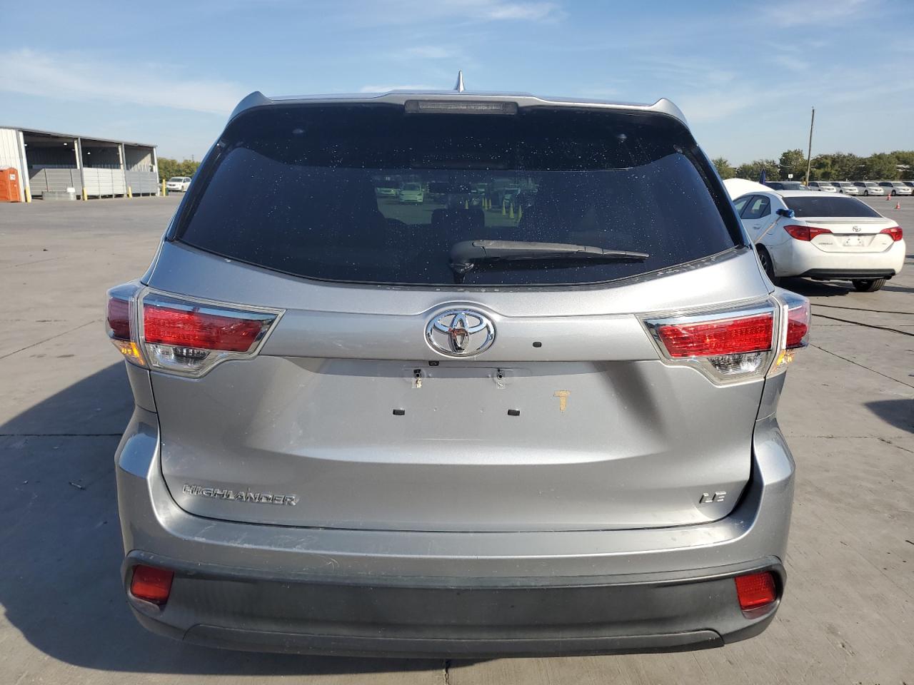 2015 Toyota Highlander VIN 5TDZKRFH0FS059784 Copart auction photo, front end / side damage thumbnail 6