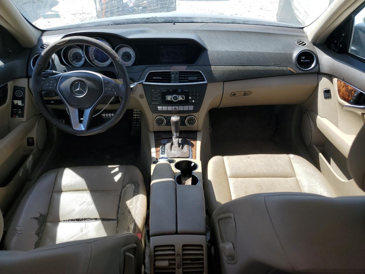 2012 Mercedes-Benz C-klasse VIN WDDGF4HB5CR217138 Copart auction photo, front end / minor dent/scratches damage thumbnail 8