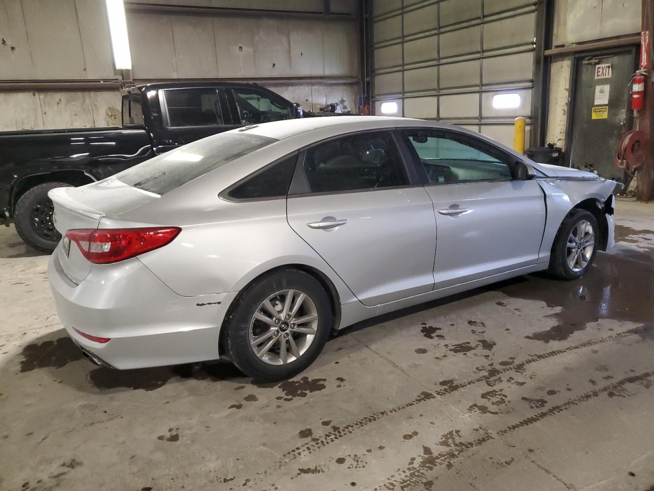 2016 Hyundai Sonata VIN 5NPE24AF1GH307295 Copart auction photo, front end / rear end damage thumbnail 3