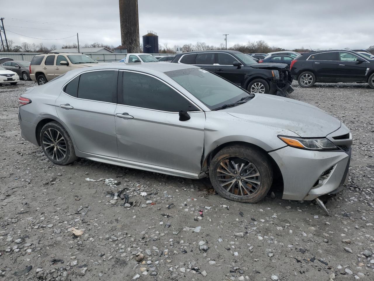2018 Toyota Camry VIN 4T1B11HK2JU098214 Copart auction photo, front end / side damage thumbnail 4