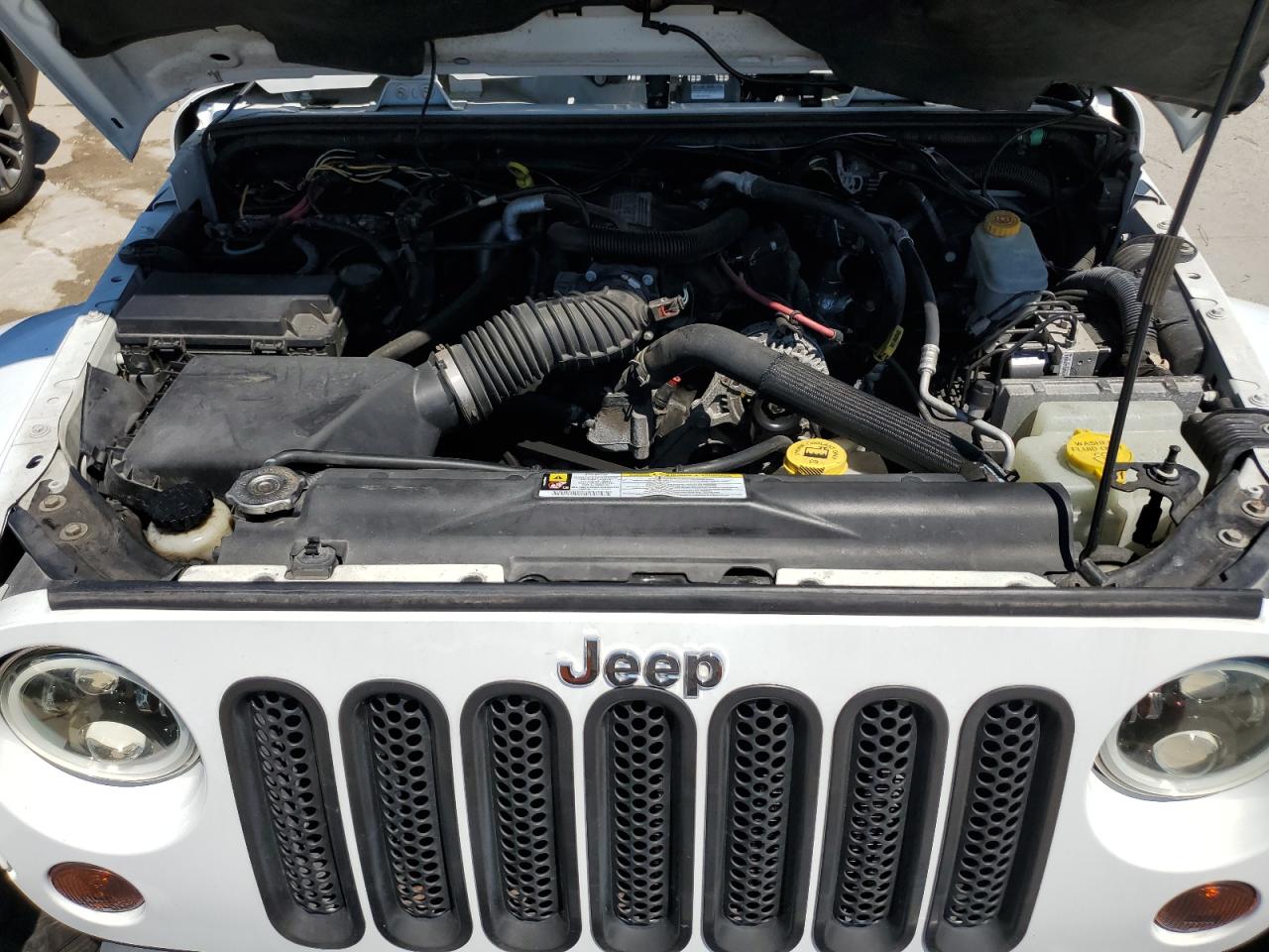 2011 Jeep Wrangler VIN 1J4HA3H15BL625715 Copart auction photo, water/flood damage thumbnail 12