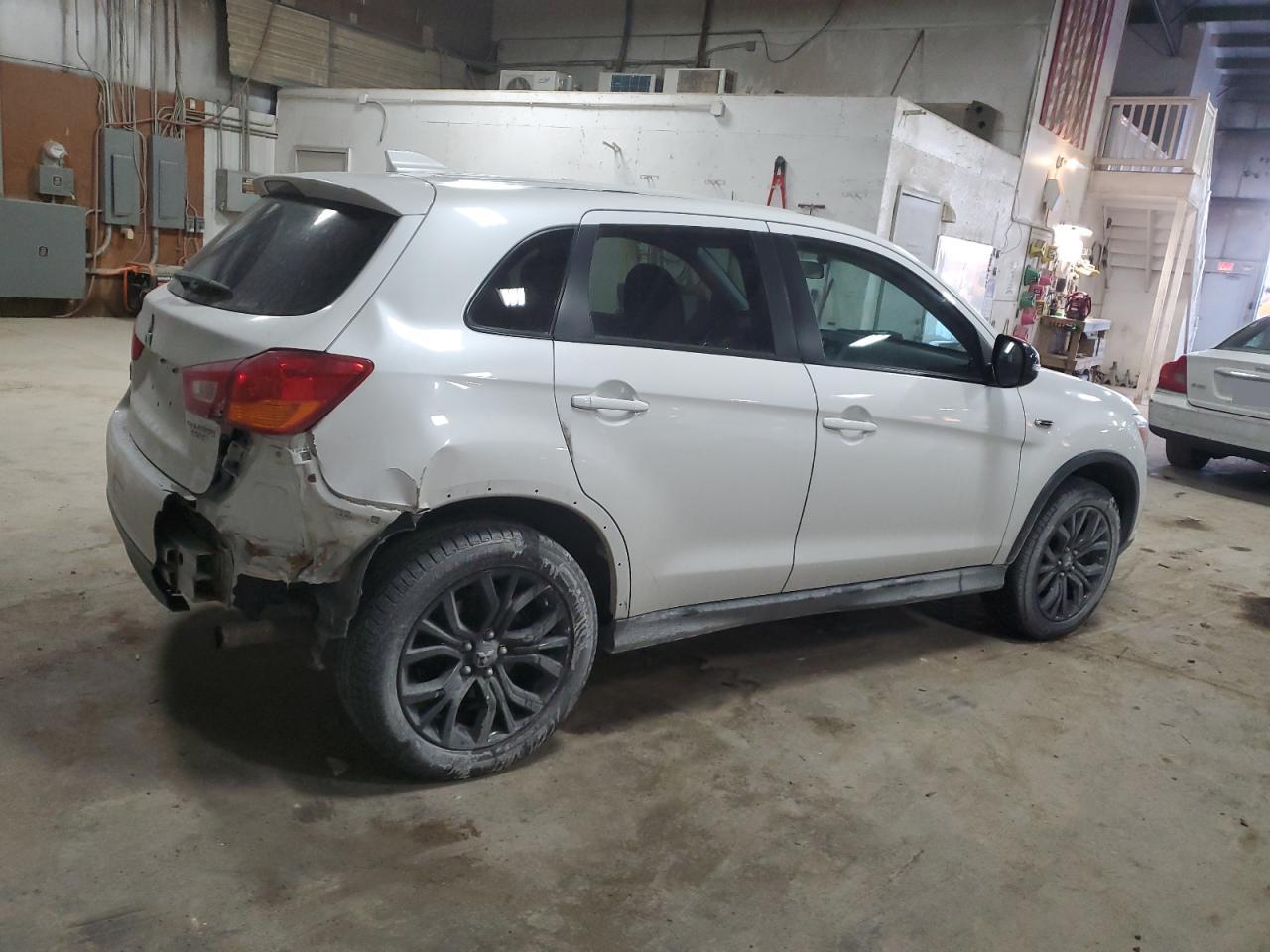 2017 Mitsubishi Outlander VIN JA4AR3AUXHZ039872 Copart auction photo, rear end / minor dent/scratches damage thumbnail 3