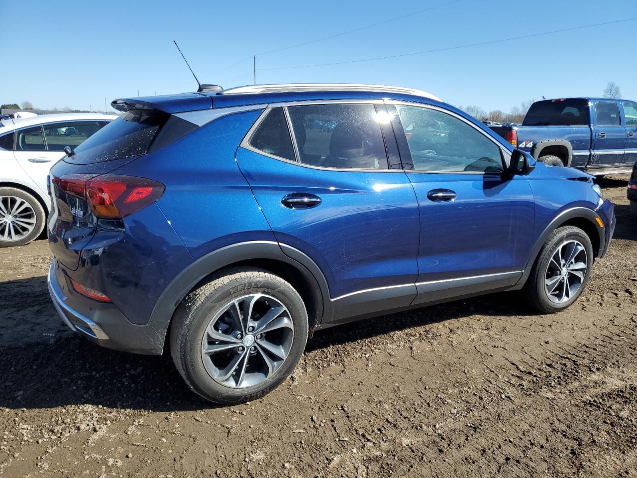 2022 Buick Encore VIN KL4MMFSL7NB040646 Copart auction photo, front end / minor dent/scratches damage thumbnail 3