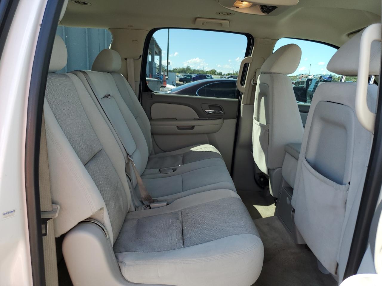 2009 Chevrolet Suburban VIN 1GNFC16089R191553 Copart auction photo, front end / side damage thumbnail 11