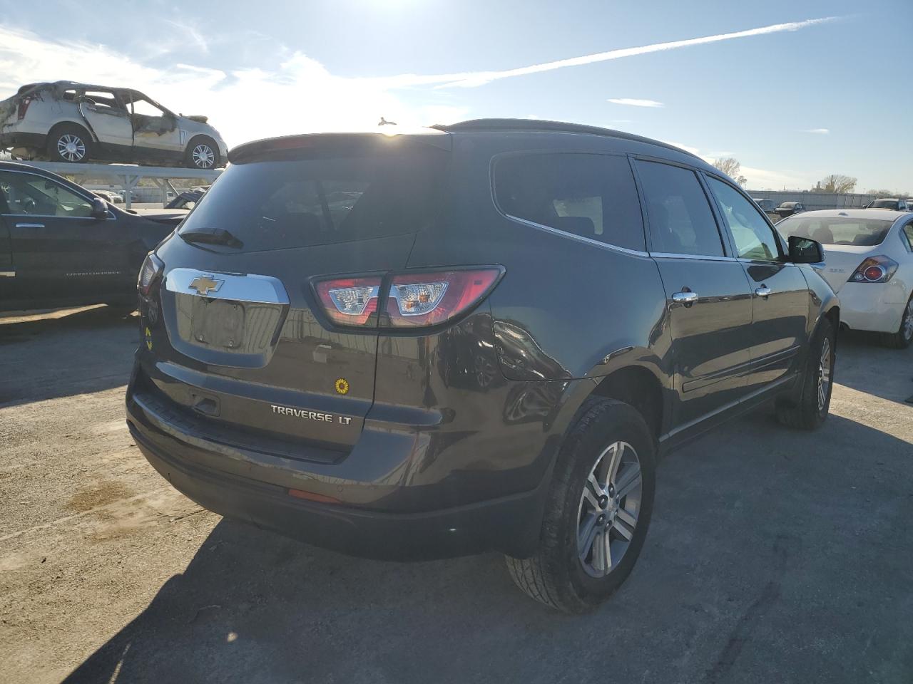 2015 Chevrolet Traverse VIN 1GNKRGKD2FJ124580 Copart auction photo, side / minor dent/scratches damage thumbnail 3