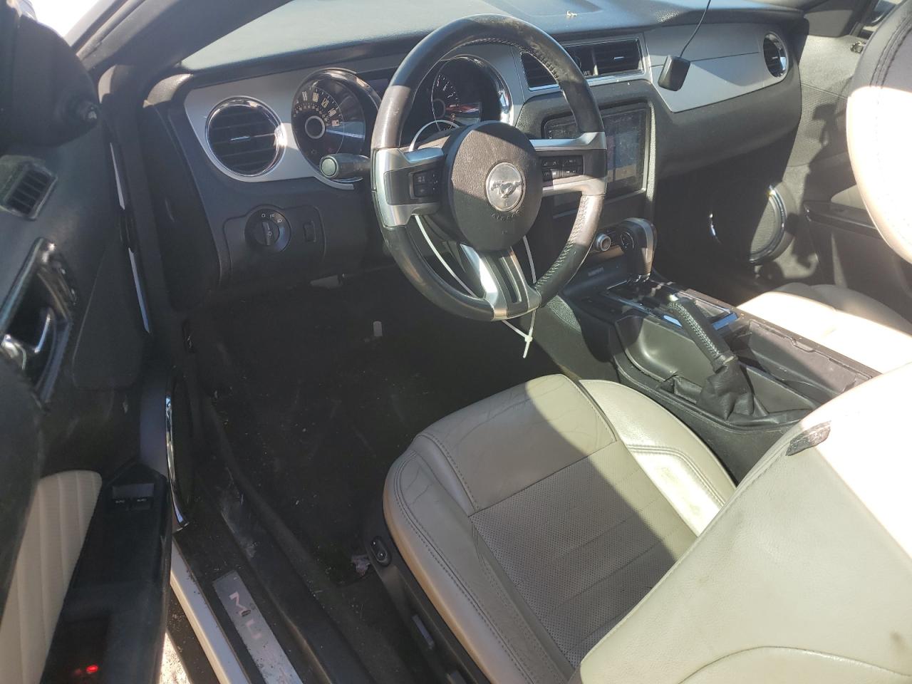 2014 Ford Mustang VIN 1ZVBP8AM5E5217992 Copart auction photo, side / front end damage thumbnail 8
