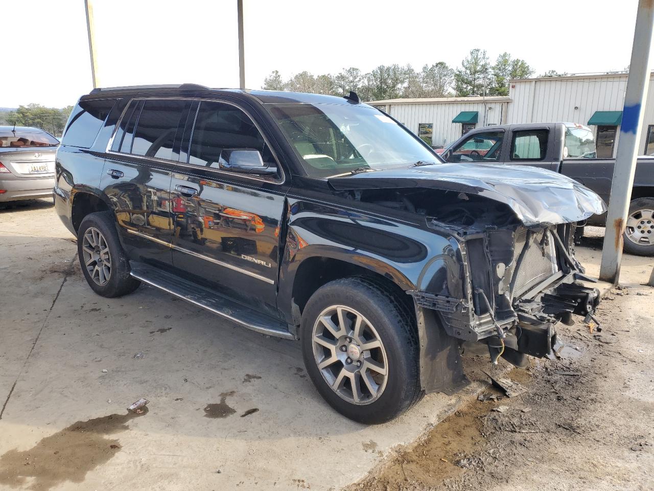 2017 GMC Yukon VIN 1GKS2CKJXHR203189 Copart auction photo, front end damage thumbnail 4