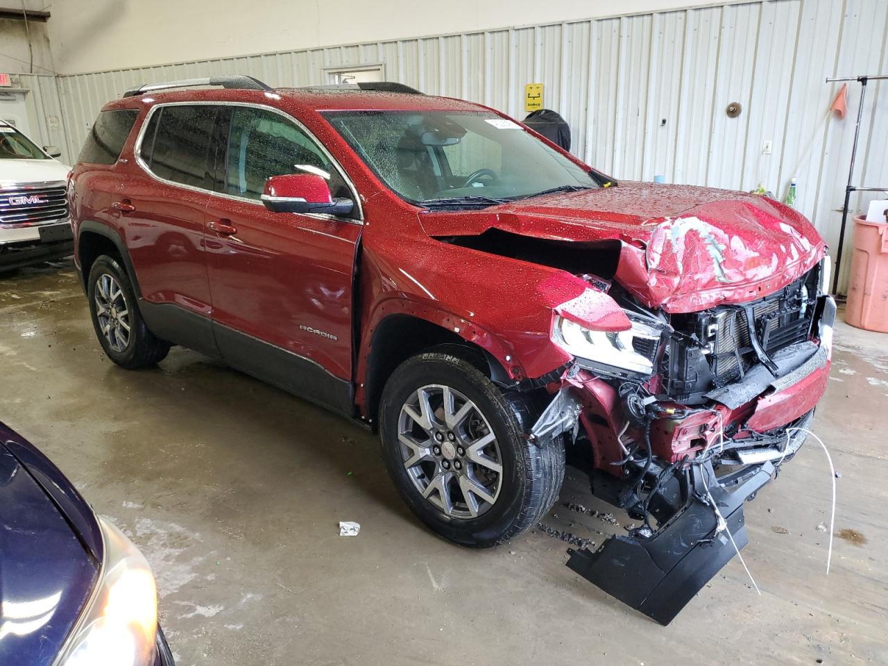 2021 GMC Acadia VIN 1GKKNMLSXMZ118383 Copart auction photo, front end / minor dent/scratches damage thumbnail 4
