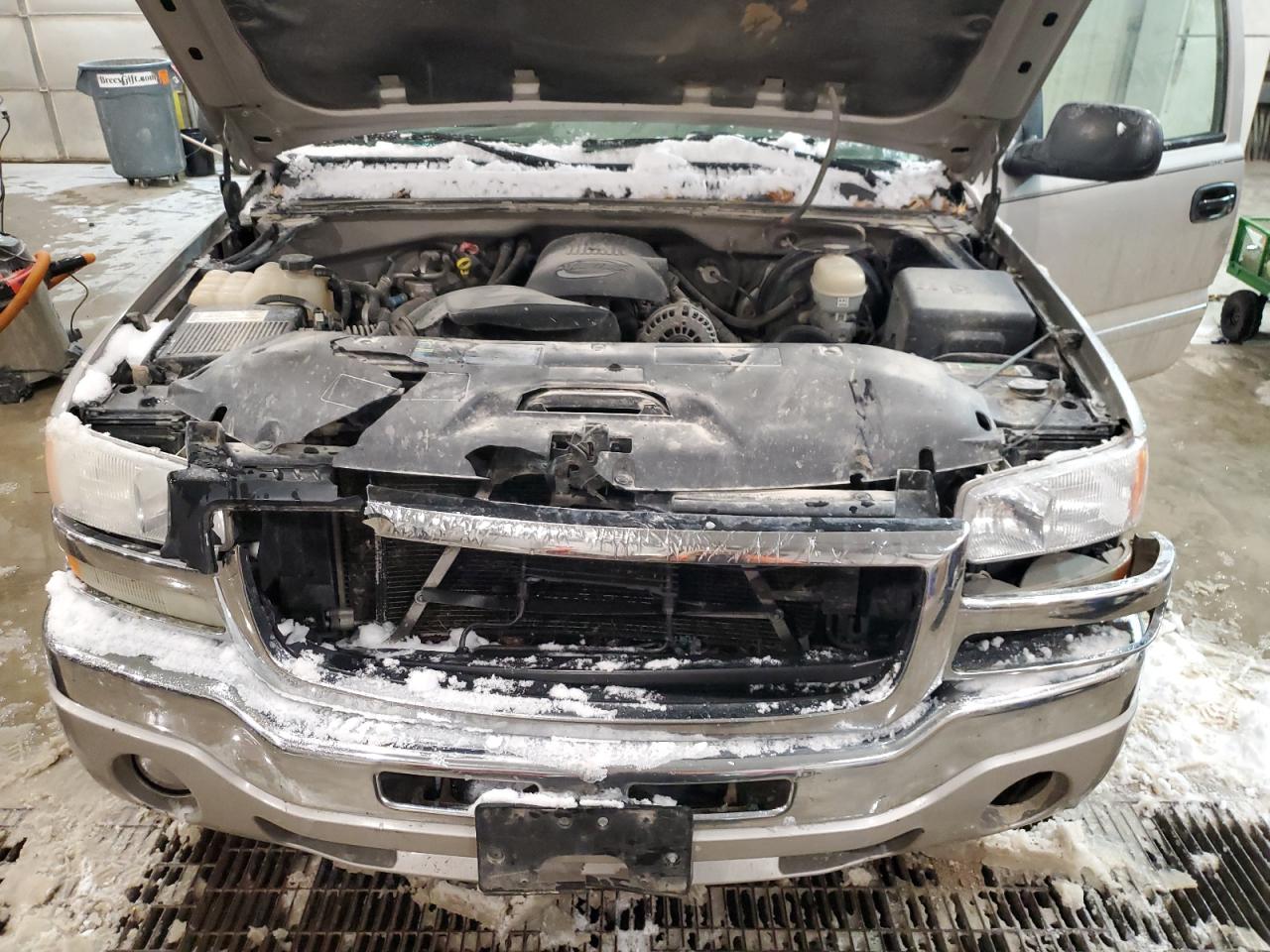 2007 GMC Sierra VIN 2GTEK13Z471134654 Copart auction photo, front end damage thumbnail 11