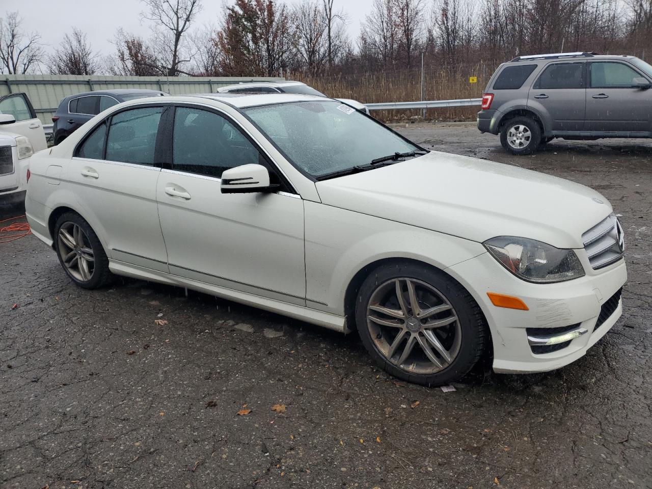 2012 Mercedes-Benz C-klasse VIN WDDGF8BB0CR209464 Copart auction photo, mechanical damage thumbnail 4