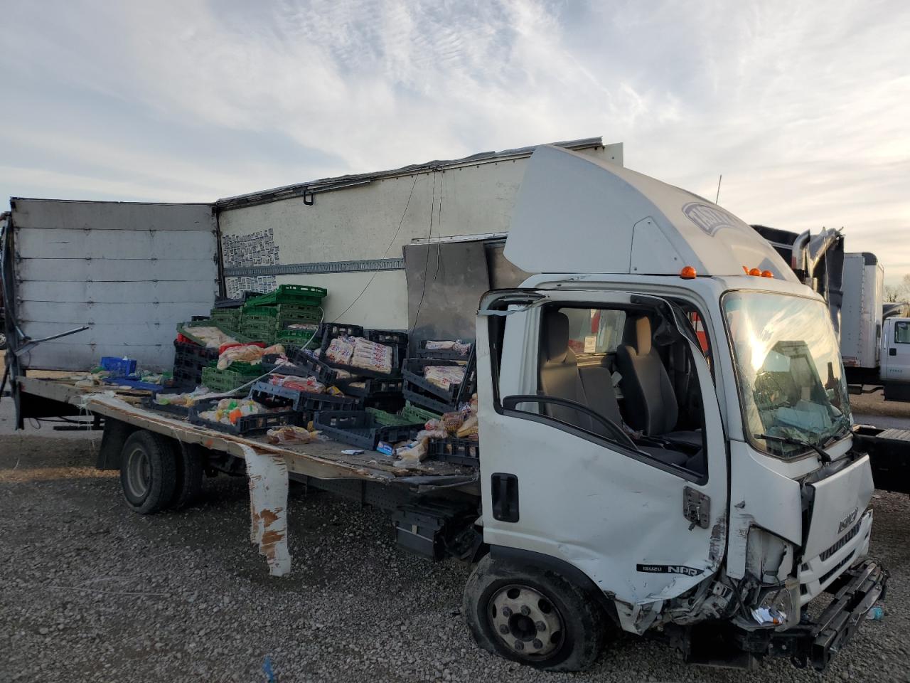 2016 Isuzu NPR VIN 54DB4W1B6GS805897 Copart auction photo, all over / hail damage thumbnail 4