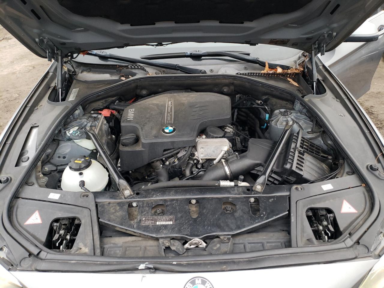 2015 BMW 5er VIN WBA5A7C55FD624104 Copart auction photo, front end / minor dent/scratches damage thumbnail 11