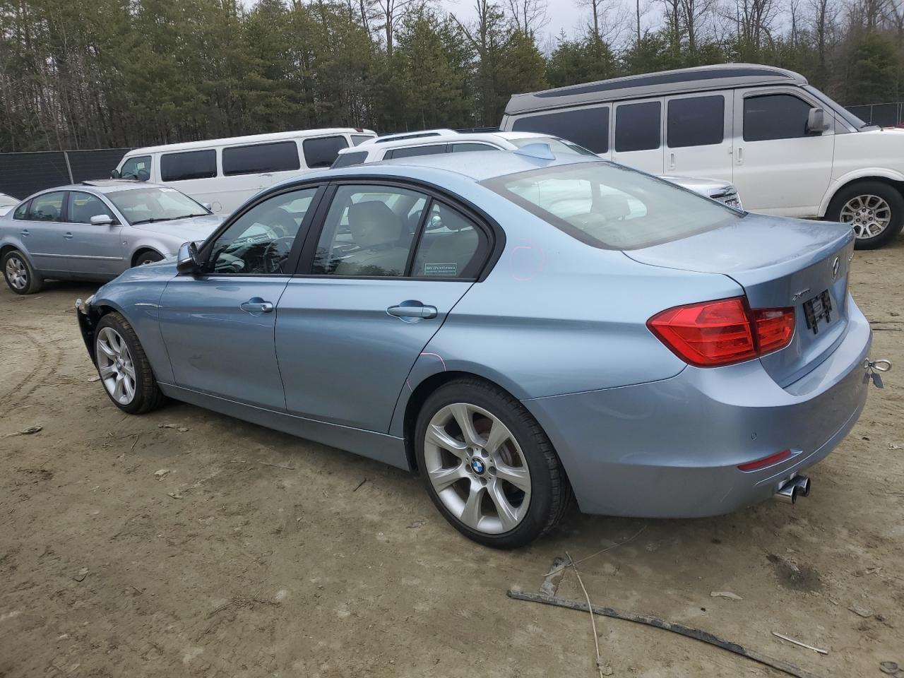 2015 BMW 3er VIN WBA3B3C58FJ985034 Copart auction photo, front end / undercarriage damage thumbnail 2