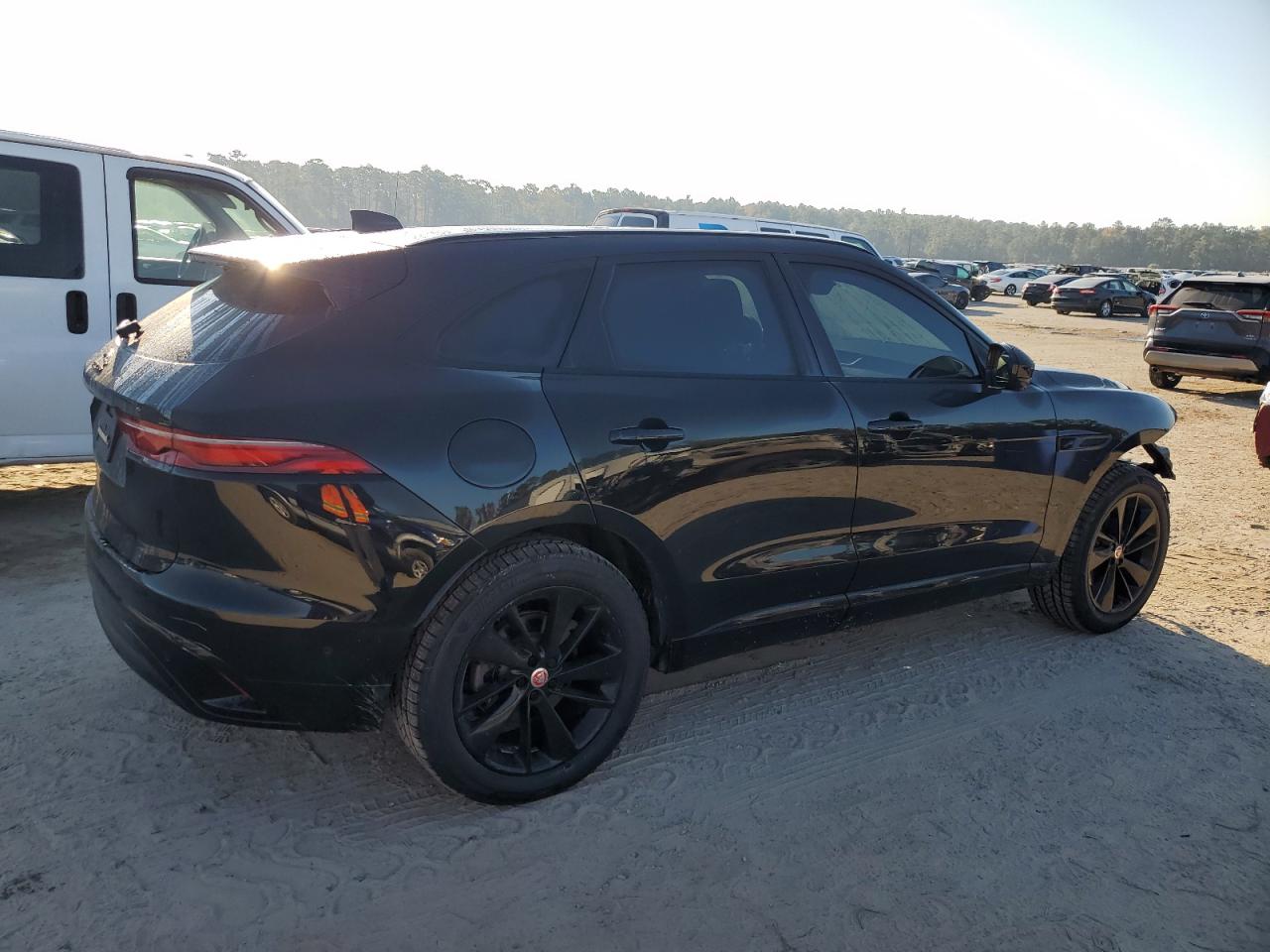 2021 Jaguar F-Pace VIN SADCJ2EX5MA687394 Copart auction photo, front end damage thumbnail 3