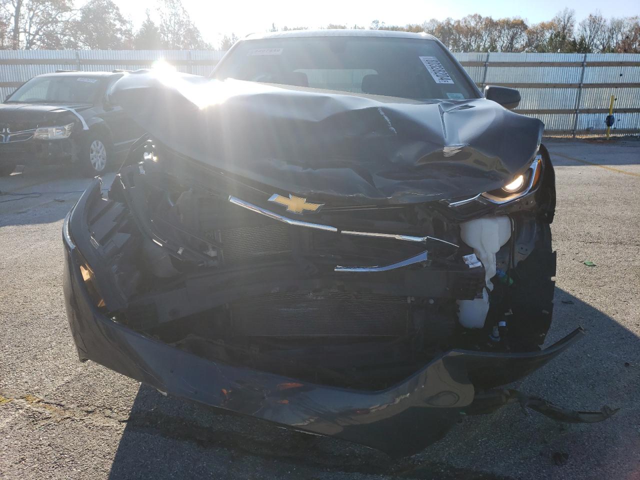 2019 Chevrolet Equinox VIN 2GNAXHEV2K6265636 Copart auction photo, front end damage thumbnail 5