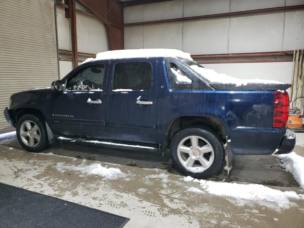 2008 Chevrolet Avalanche VIN 3GNFK12338G198119 Copart auction photo, front end damage thumbnail 2