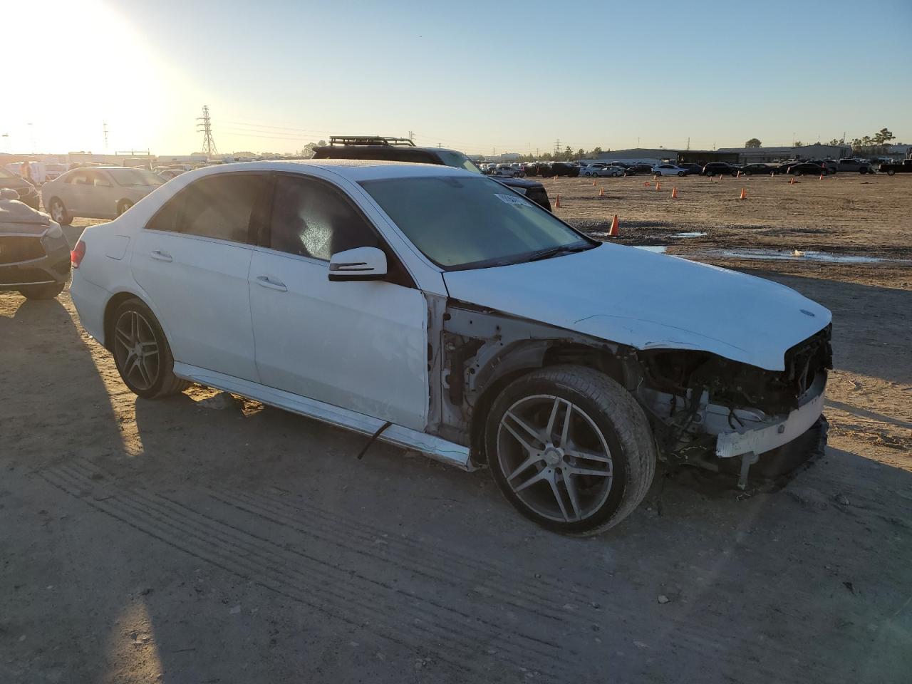 2016 Mercedes-Benz E-klasse VIN WDDHF5KBXGB274114 Copart auction photo, front end damage thumbnail 4