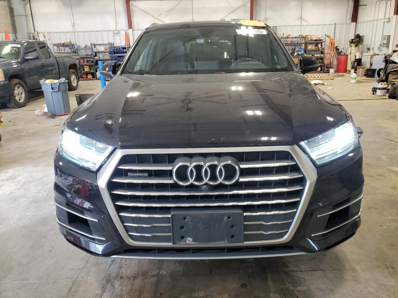 2017 Audi Q7 VIN WA1VAAF79HD009369 Copart auction photo, front end / side damage thumbnail 5