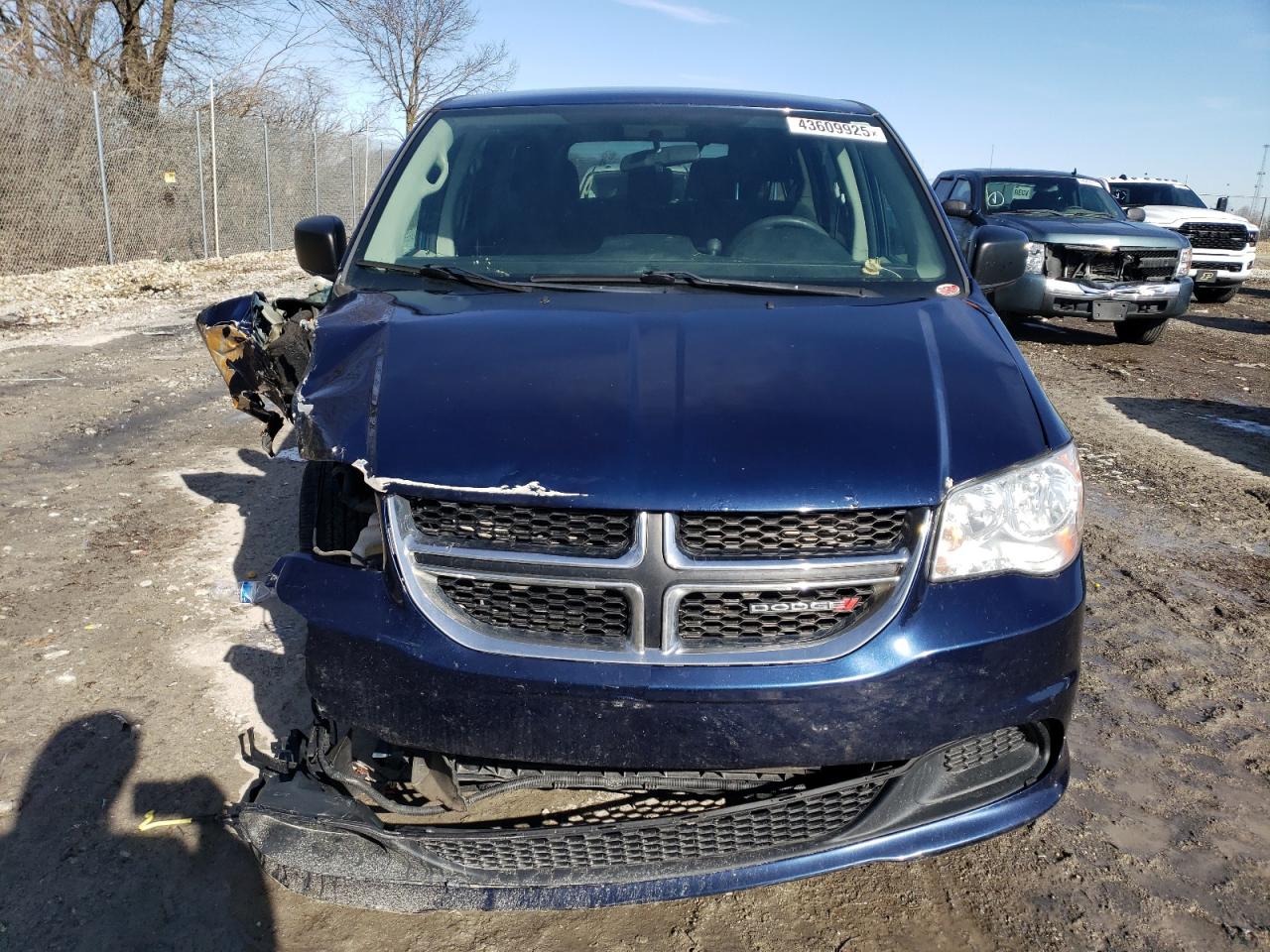 2017 Dodge Caravan VIN 2C4RDGBG1HR782910 Copart auction photo, front end / all over damage thumbnail 5