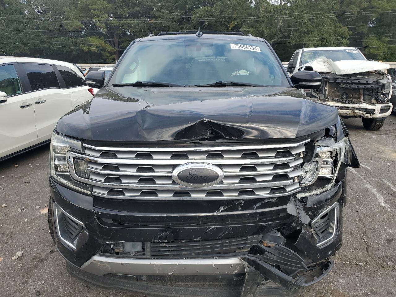 2018 Ford Expedition VIN 1FMJU1KT3JEA32740 Copart auction photo, front end damage thumbnail 5