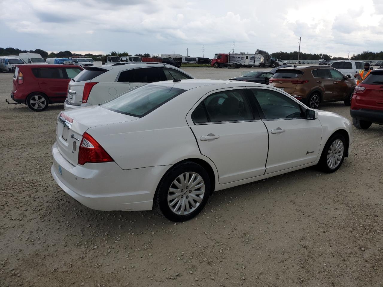 2010 Ford Fusion VIN 3FADP0L33AR239116 Copart auction photo, water/flood damage thumbnail 3