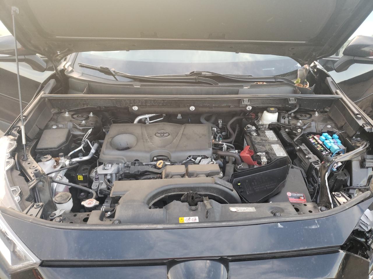2021 Toyota RAV 4 VIN 2T3P1RFV7MW237511 Copart auction photo, front end / side damage thumbnail 14