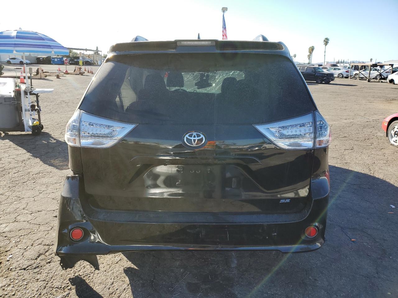 2018 Toyota Sienna VIN 5TDXZ3DC4JS952833 Copart auction photo, all over / minor dent/scratches damage thumbnail 6
