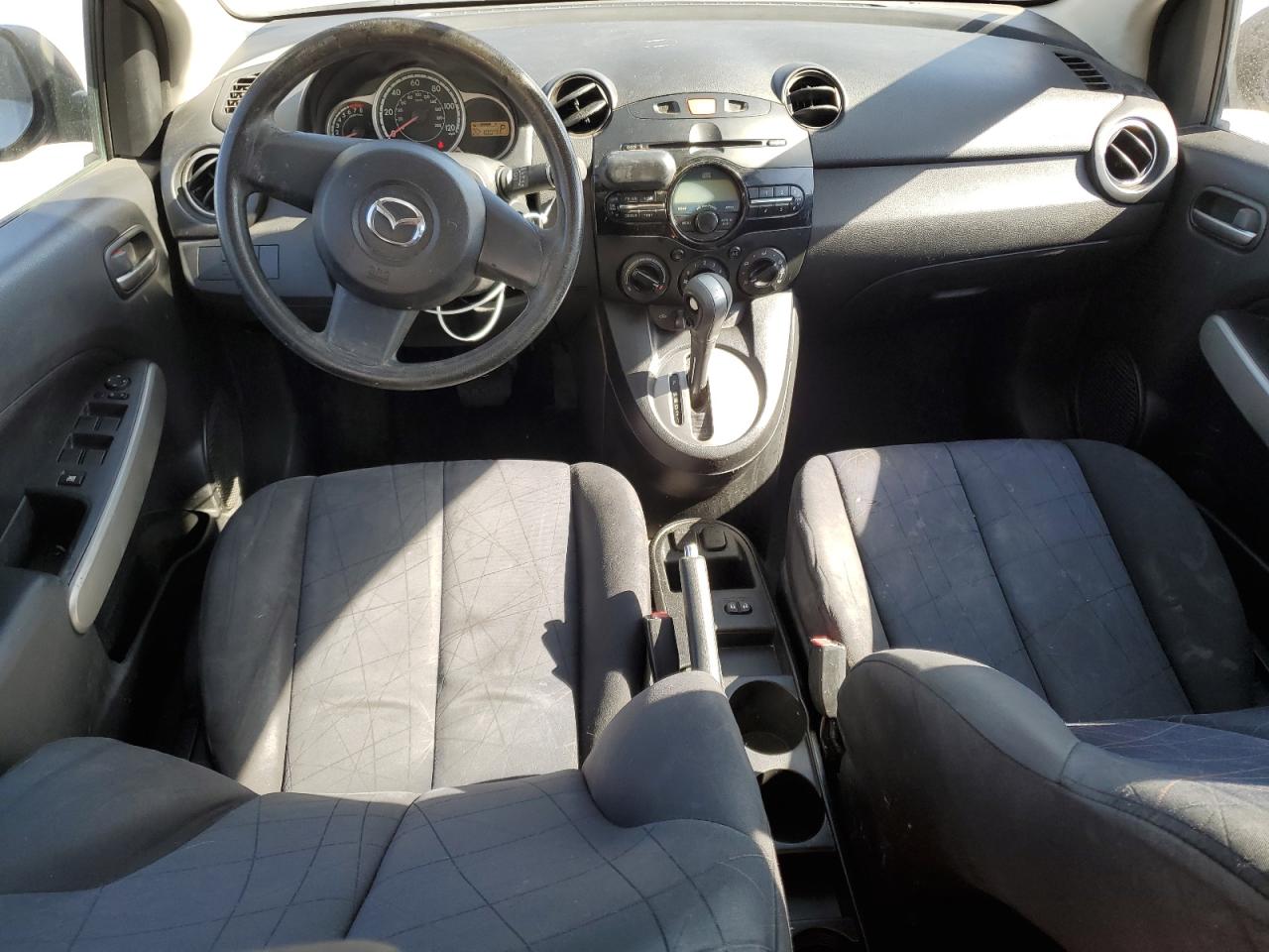 2012 Mazda 2 VIN JM1DE1KZ6C0145410 Copart auction photo, rear end / minor dent/scratches damage thumbnail 8