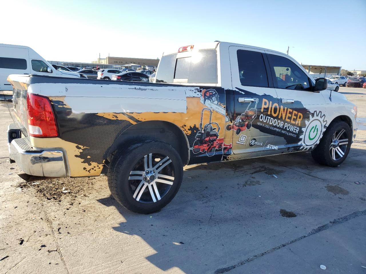 2009 Dodge RAM VIN 1D3HB18PX9S818364 Copart auction photo, side damage thumbnail 3