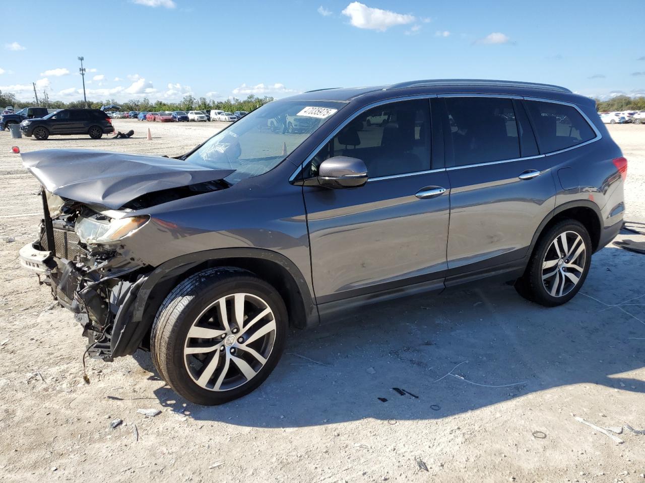 2017 Honda Pilot VIN 5FNYF5H94HB011565