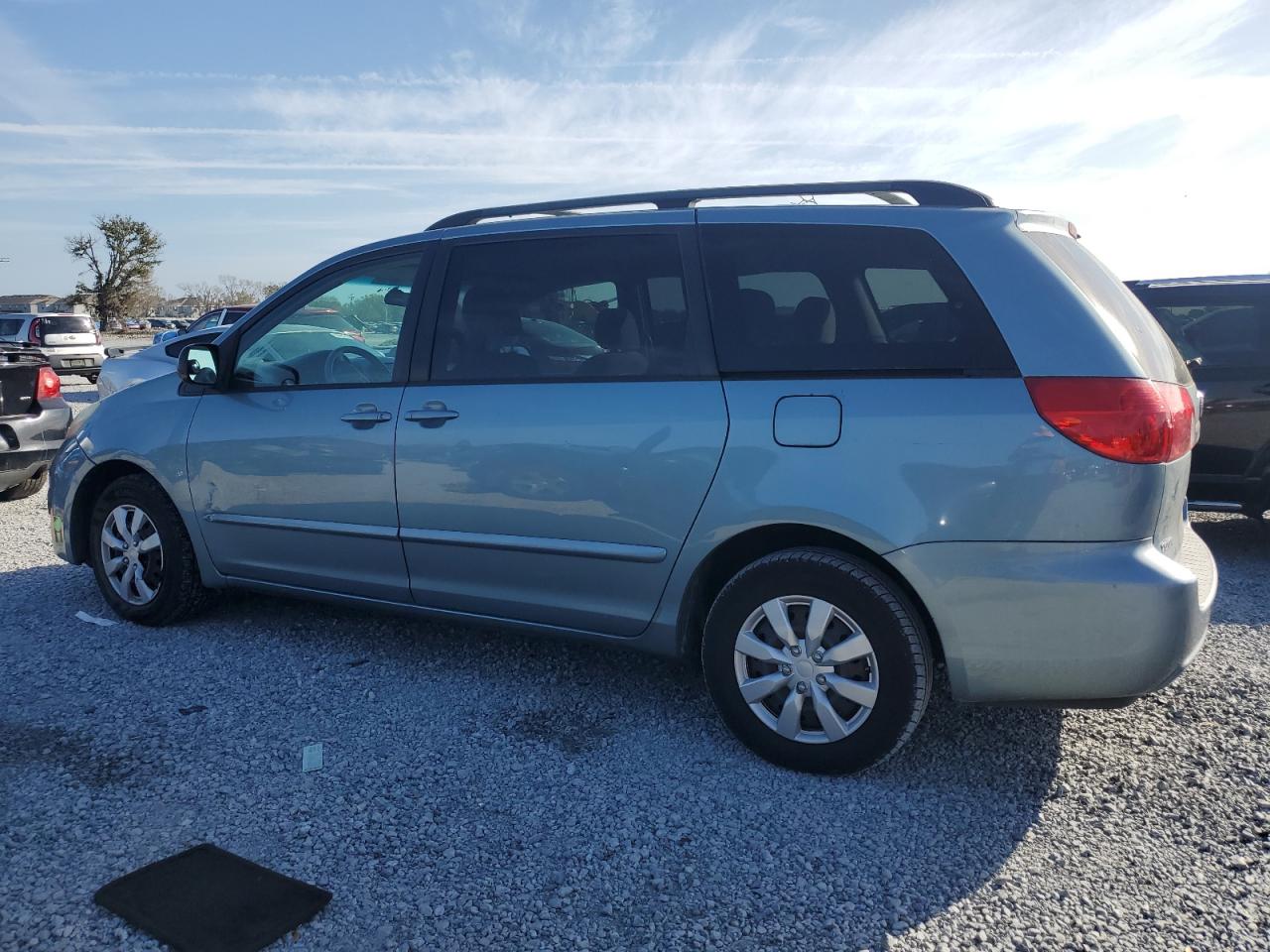 2007 Toyota Sienna VIN 5TDZK23C57S046756 Copart auction photo, minor dent/scratches damage thumbnail 2